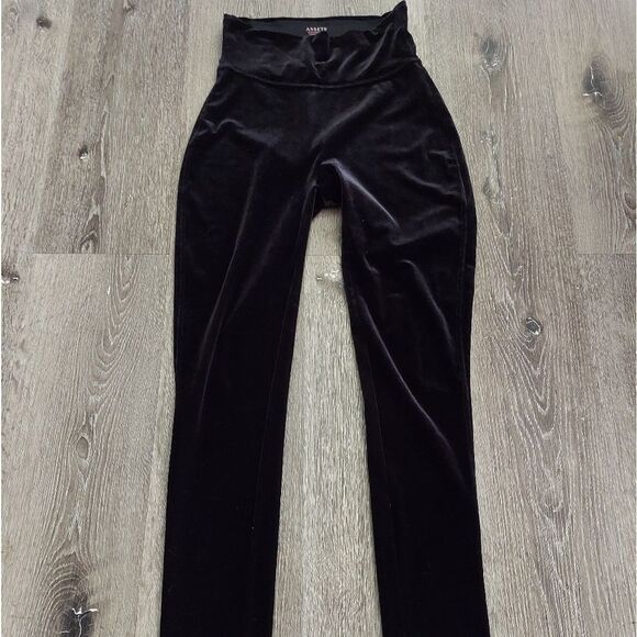 Assets Red Hot Label By Spanx Black Velvet Leggings Women’s Medium - Picture 2 of 7